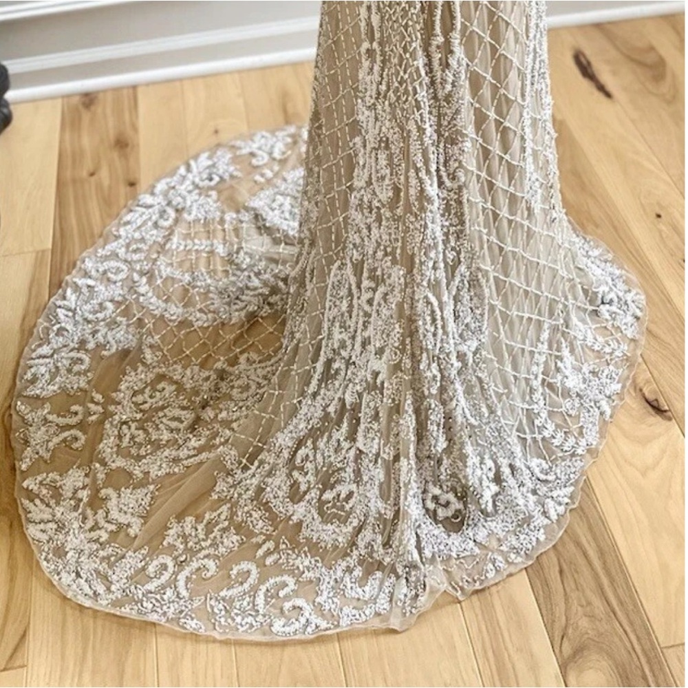 Elegant Sherri Hill Beige Cream Embellished Engagement Formal Prom Dress Size 4 - Picture 6 of 16